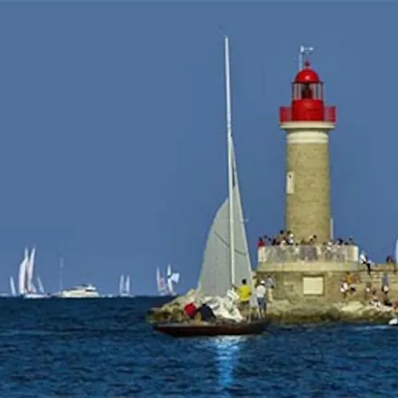 Апартаменты Charmant Studio Au Coeur De St Tropez Quartier Historique La Ponche